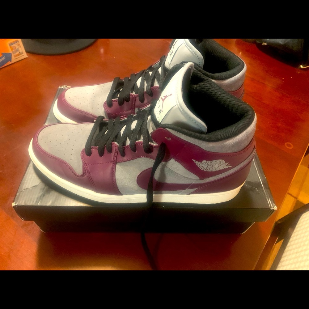 Air Jordan 1 Mid